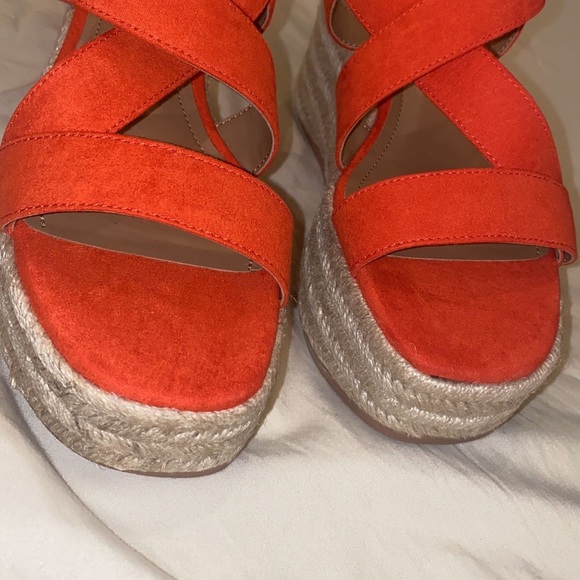 Plateform sandals - Picture 2 of 3